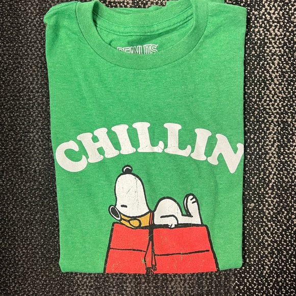 Men's Peanuts Officially Licensed Snoopy "Chillin" Graphic T-Shirt Size- Medium - Picture 6 of 7